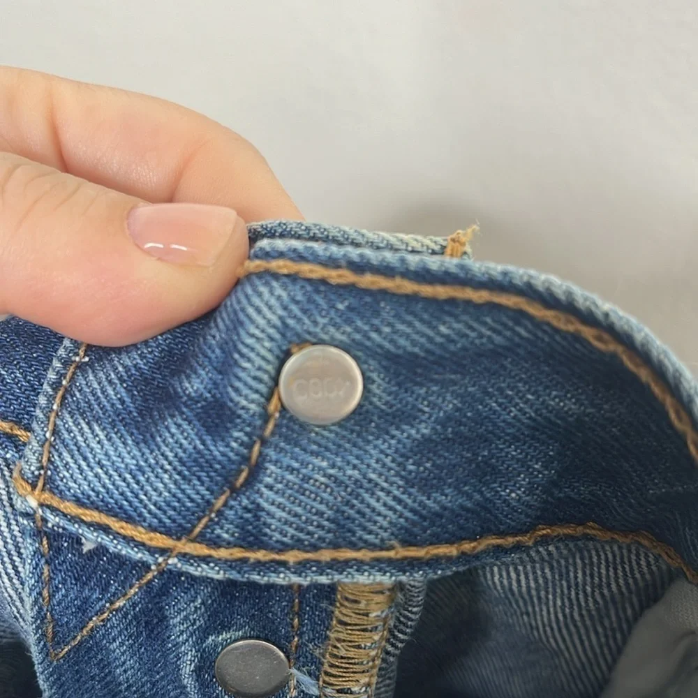 Levi's 501 Button Fly Medium Wash Straight Leg Jeans Size 34 x 34 BLEMISH